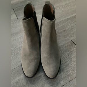 Steve Madden Suede Chelsea Boots